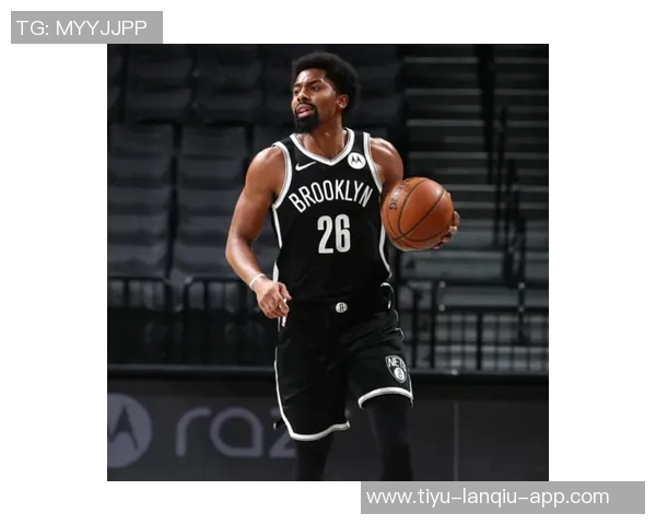 阿贾半场表现抢眼独揽17分7板2帽阿德巴约状态低迷仅得4分4板