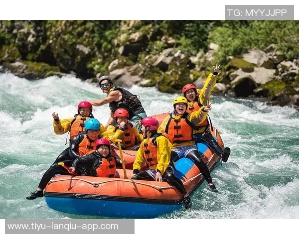 热火队友团建活动希罗分享游艇出海欢乐瞬间 热火队友团建活动希罗分享游艇出海欢乐瞬间