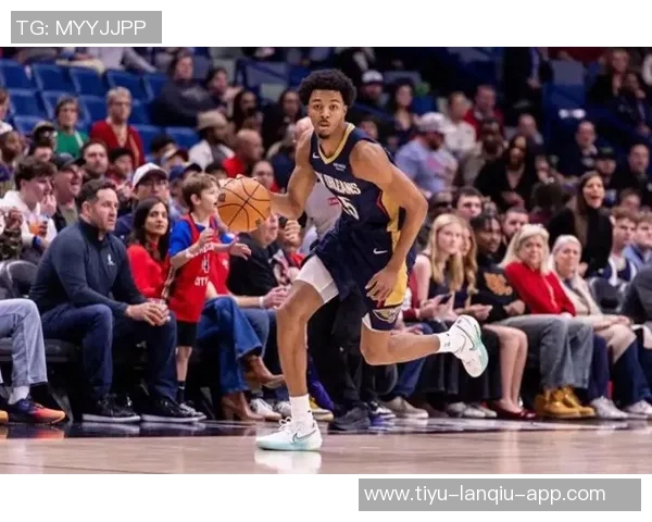 特雷墨菲半场表现抢眼11投6中斩获15分1篮板3抢断展现实力 特雷墨菲半场表现抢眼11投6中斩获15分1篮板3抢断展现实力