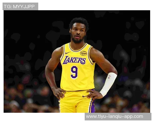 魅力四射的性感名媛Anastasia现场助阵湖人布朗尼与格里芬纷纷为其打call 魅力四射的性感名媛Anastasia现场助阵湖人布朗尼与格里芬纷纷为其打call